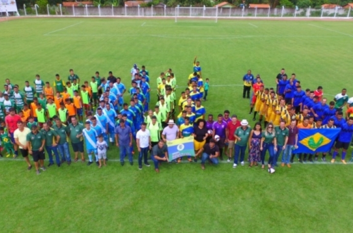 Atletas, autoridades e torcedores prestigiaram abertura da 1 Copa Cidesasul de Futebol