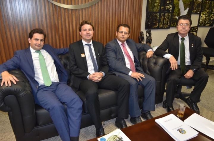 Prefeito Alexandre protocola solicitaes de convnios federais para So Pedro da Cipa e Cidesasul