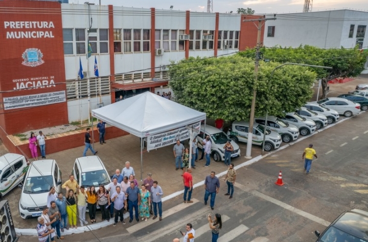 Entrega de veculos para os municpios consorciados | Foto: 